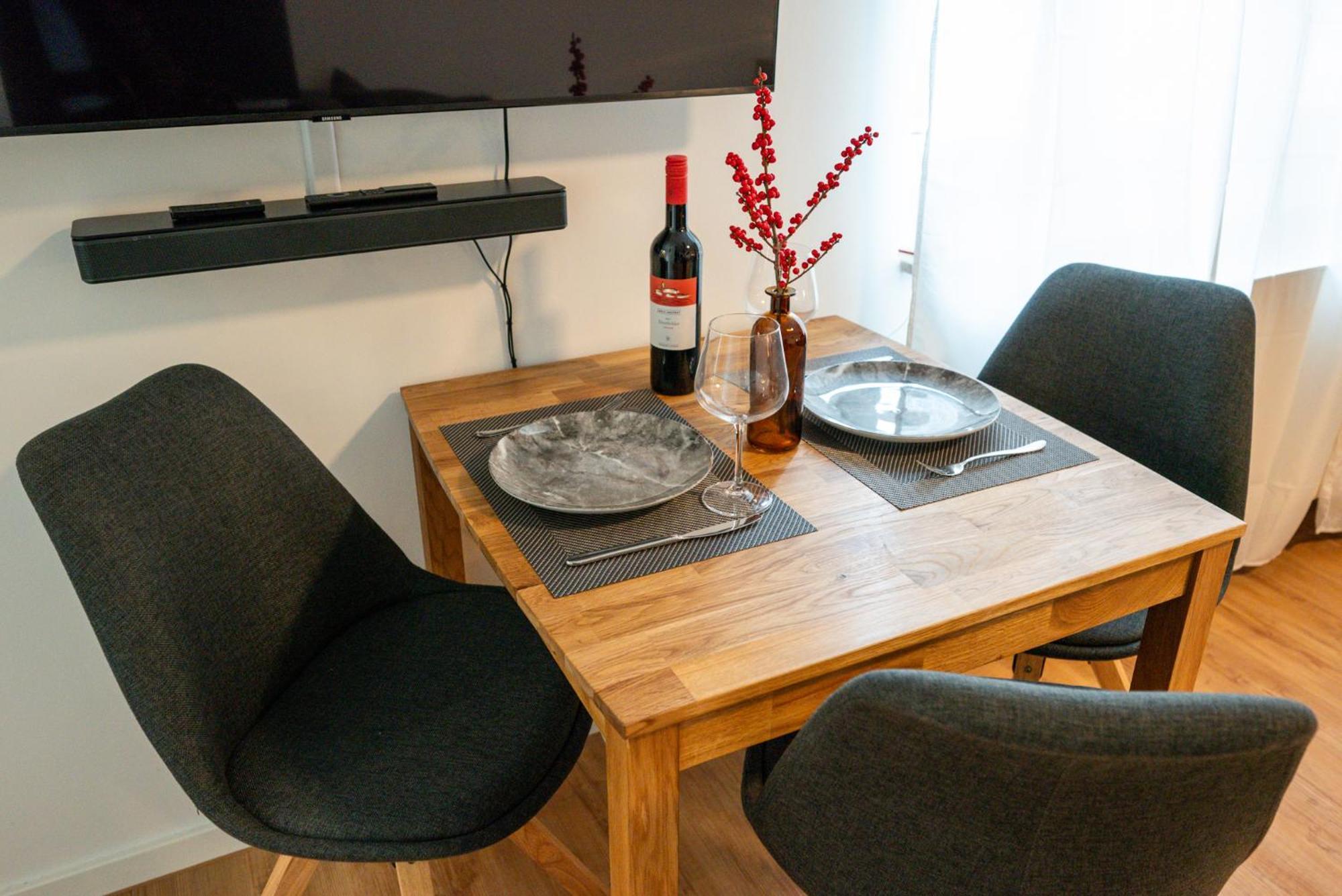 Sweethome - Zentral - Kueche & Parkplatz, Wifi Halle  Exteriör bild